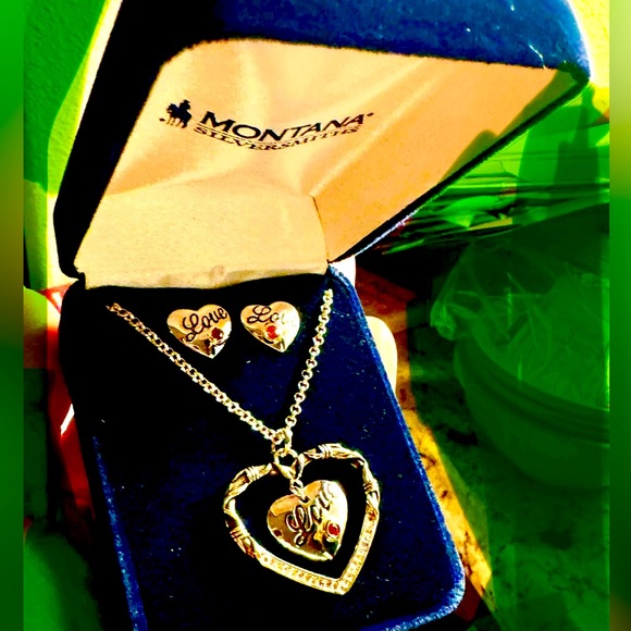 Silver Heart pendant & matching earrings - Picture 1 of 4